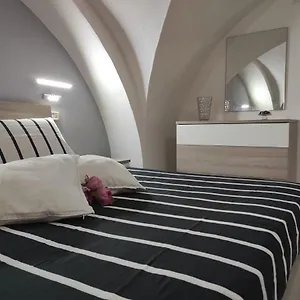 https://mayas-house.taorminaitalyhotels.com